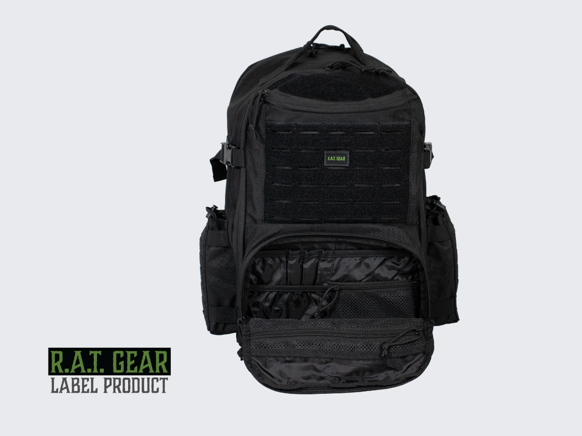 Monipuolinen, erittäin laadukas ja kestävä musta Ranger 40 päiväreppu / läppärireppu jokapäiväiseen käyttöön. Versatile, very high-quality and durable black Ranger 40 daypack / laptop backpack for everyday use.