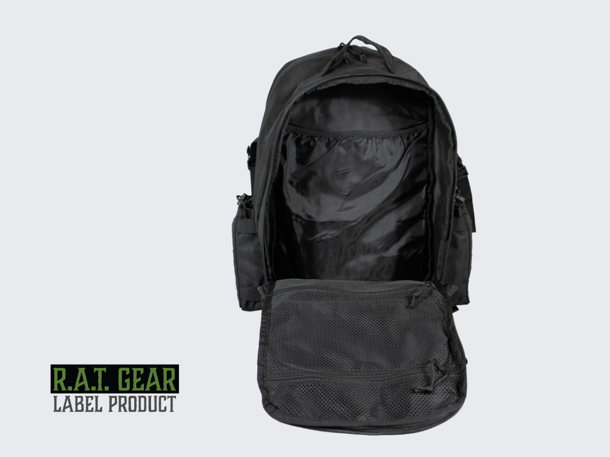 Monipuolinen, erittäin laadukas ja kestävä musta Ranger 40 päiväreppu / läppärireppu jokapäiväiseen käyttöön. Versatile, very high-quality and durable black Ranger 40 daypack / laptop backpack for everyday use.