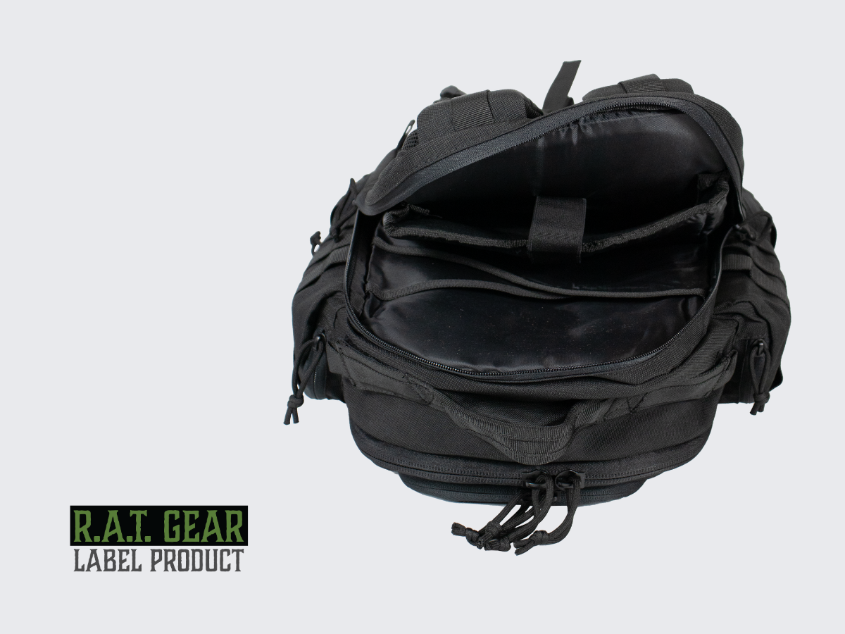 Monipuolinen, erittäin laadukas ja kestävä musta päiväreppu / läppärireppu jokapäiväiseen käyttöön, ratalaukuksi tai vaikka opiskeluun. A versatile, high-quality and durable black daypack / laptop backpack for everyday use, as a track bag or even for studying.