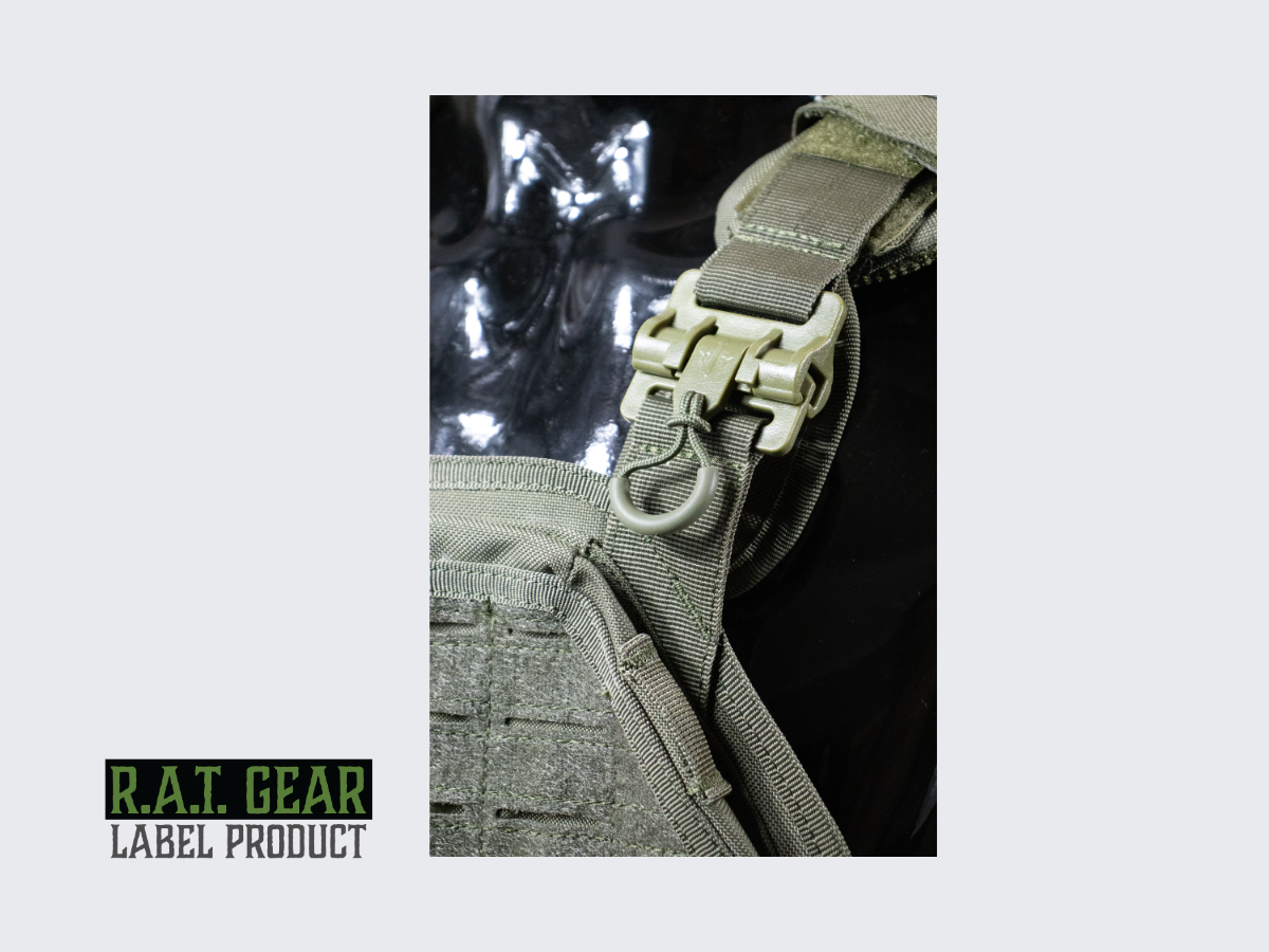 Monipuoliset ja kestävät MOLLE ja PALS yhteensopivat vihreät Plate Carrier VT-A taisteluliivit. Versatile and durable MOLLE and PALS compatible green Plate Carrier VT-A combat vest.