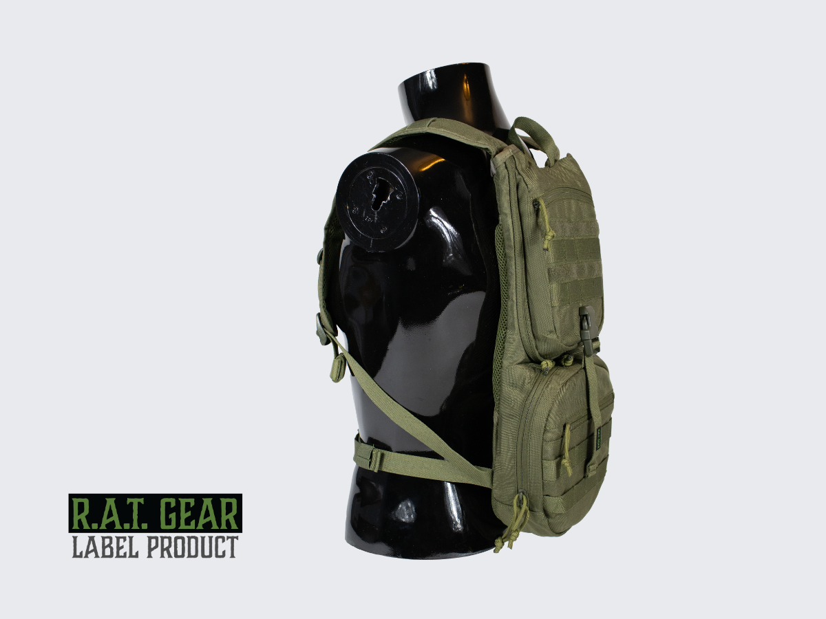 Monipuolinen vihreä Juomareppu HYDRA 2.5 kaikille luonnossa liikkuville ja urheileville ihmisille. Versatile green Hydration backpack HYDRA 2.5 for all people who move in nature and do sports.