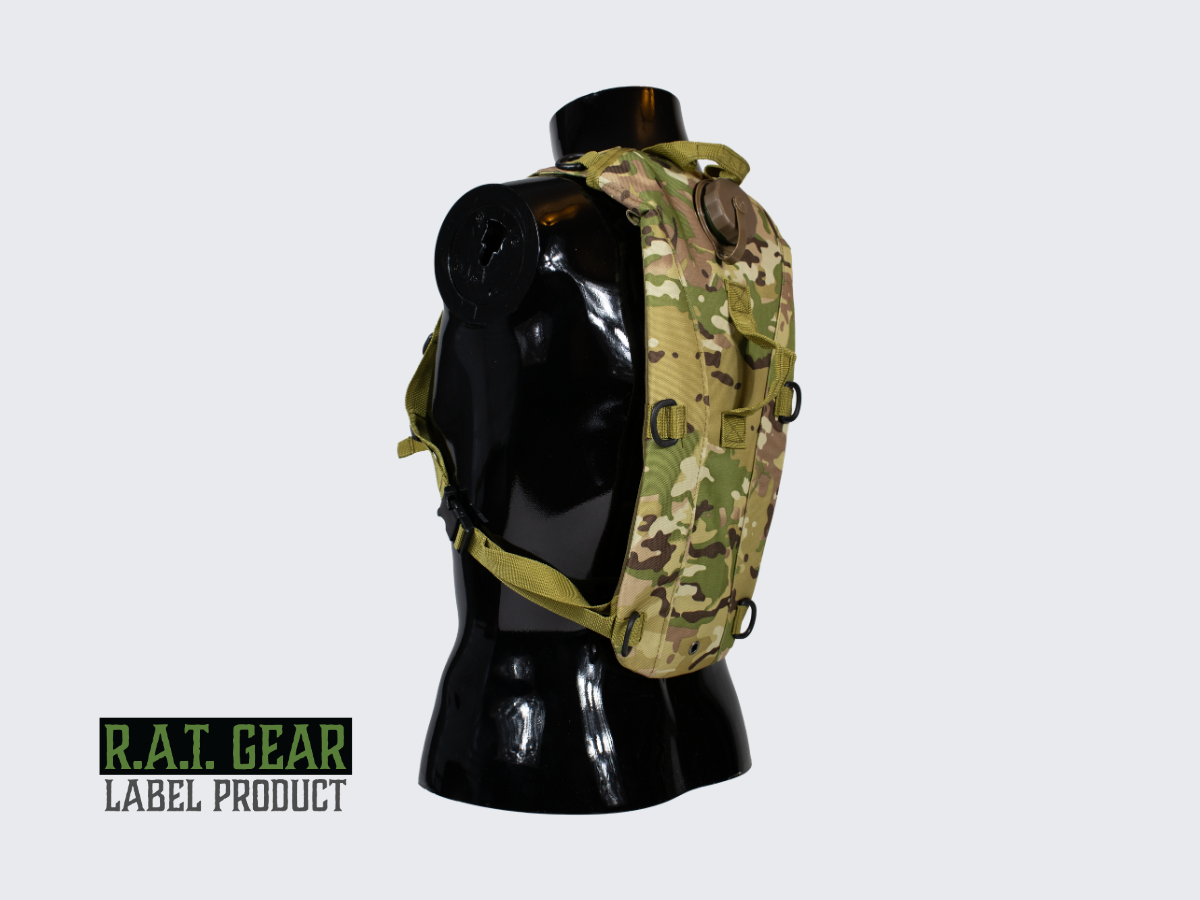 Kevyt, hinta / laatusuhteeltaan erinomainen Camo kuvioinen Juomareppu TANK 2.5 retkeilyyn ja harrastuksiin 2,5 litran juomarakolla. Lightweight, excellent price/quality ratio Camo pattern hydration backpack TANK 2.5 for camping and hobbies with 2,5 liter water bladder.