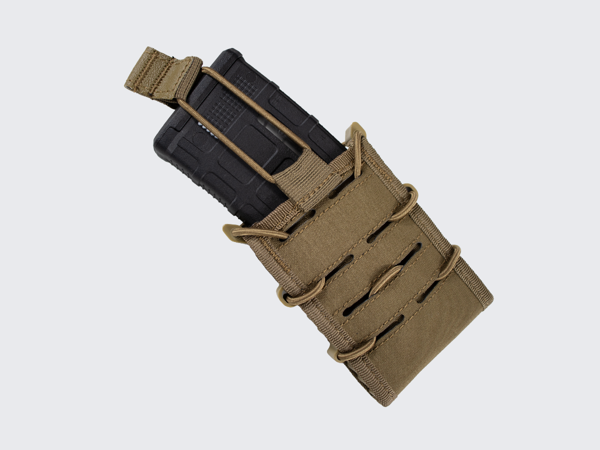 Tan värinen lipastasku AR-15 / M4 / 5.56 / 7.62 tai lipashaulikon lippaille. Tan colored magazine pouch suitable for AR-15 / M4 / 5.56 / 7.62 rifle magazines or shotgun magazines.