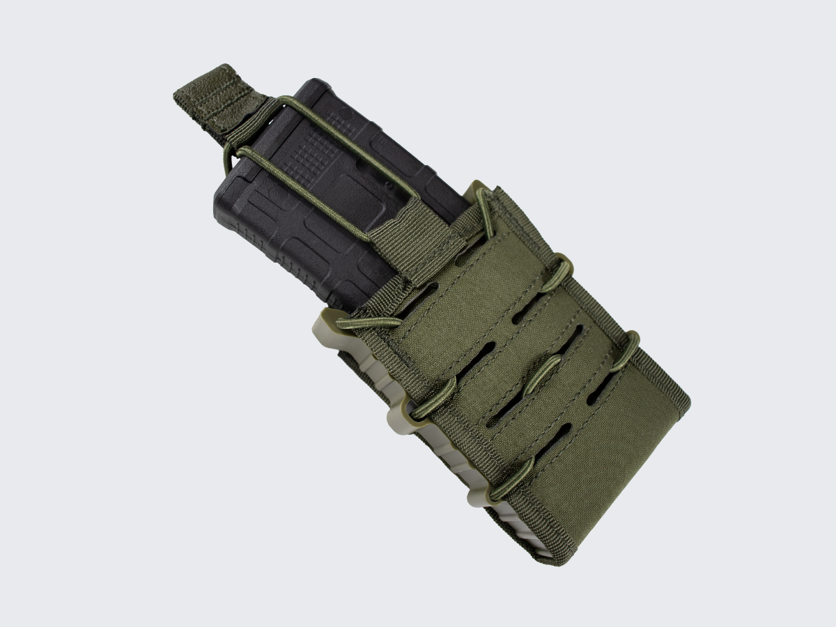 Vihreä lipastasku AR-15 / M4 / 5.56 / 7.62 tai lipashaulikon lippaille. Green magazine pouch suitable for AR-15 / M4 / 5.56 / 7.62 rifle magazines or shotgun magazines.