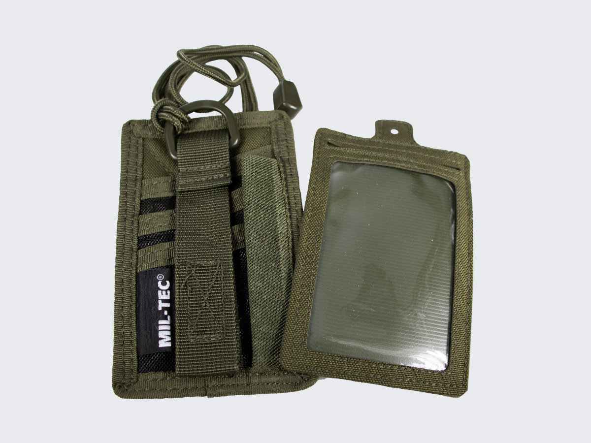 Taktinen kaulassa pidettävä korttitasku esimerkiksi henkilökorteille, pankki- ja luottokorteille. Tactical ID card pouch around the neck for e.g. identity cards, bank and credit cards.