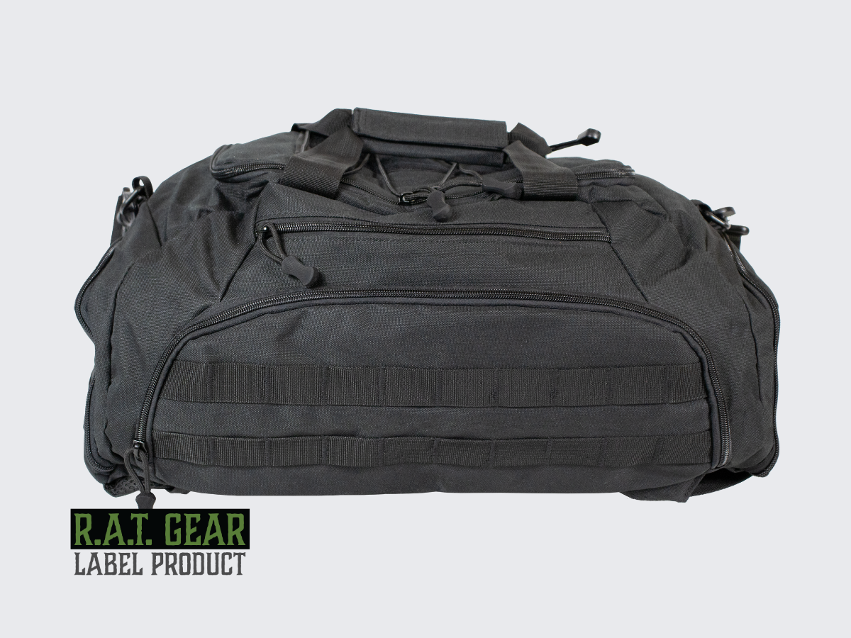 Musta MOLLE yhteensopiva Treenikassi / Treenireppu. Svart MOLLE-kompatibel träningsväska / träningsryggsäck. Black MOLLE-Compatible Training Bag / Training Backpack.
