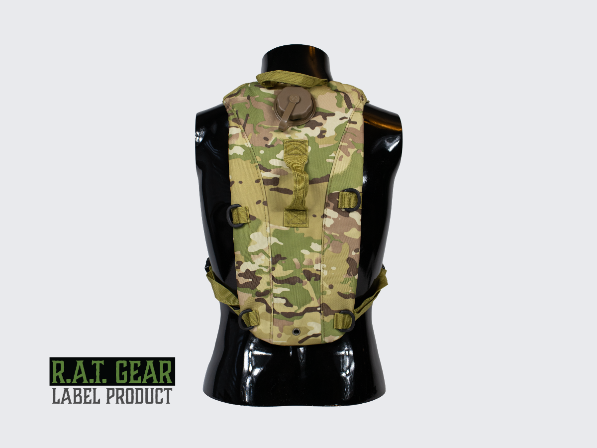 Kevyt, hinta / laatusuhteeltaan erinomainen Camo kuvioinen Juomareppu TANK 2.5 retkeilyyn ja harrastuksiin 2,5 litran juomarakolla. Lightweight, excellent price/quality ratio Camo pattern hydration backpack TANK 2.5 for camping and hobbies with 2,5 liter water bladder.