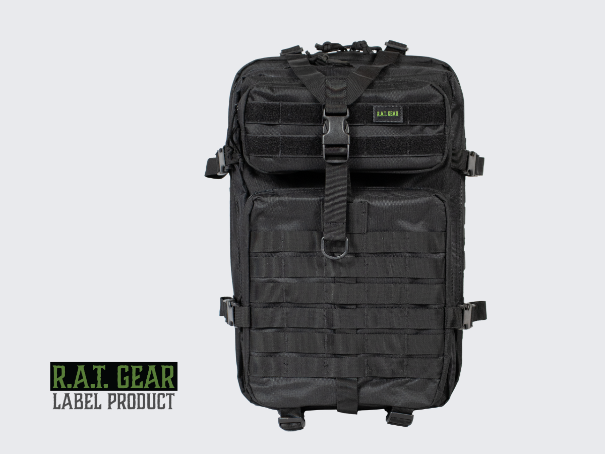 Monipuolinen, laadukas ja kestävä musta rynnäkköreppu Patrol 35L jokapäiväiseen käyttöön. A versatile, high-quality and durable black assault backpack Patrol 35L for everyday use.