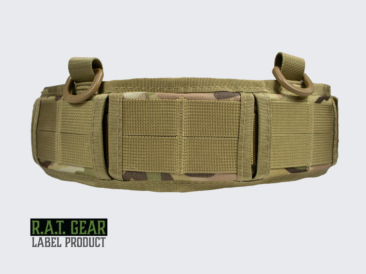 Laadukas Camo kuvioinen kevytrakenteinen taisteluvyö kaksinkertaisella PALS-nauhoituksella MOLLE yhteensopivien varustetaskujen liittämiseen. High-quality Camo pattern lightweight combat belt with double PALS lacing for connecting MOLLE compatible equipment pockets.