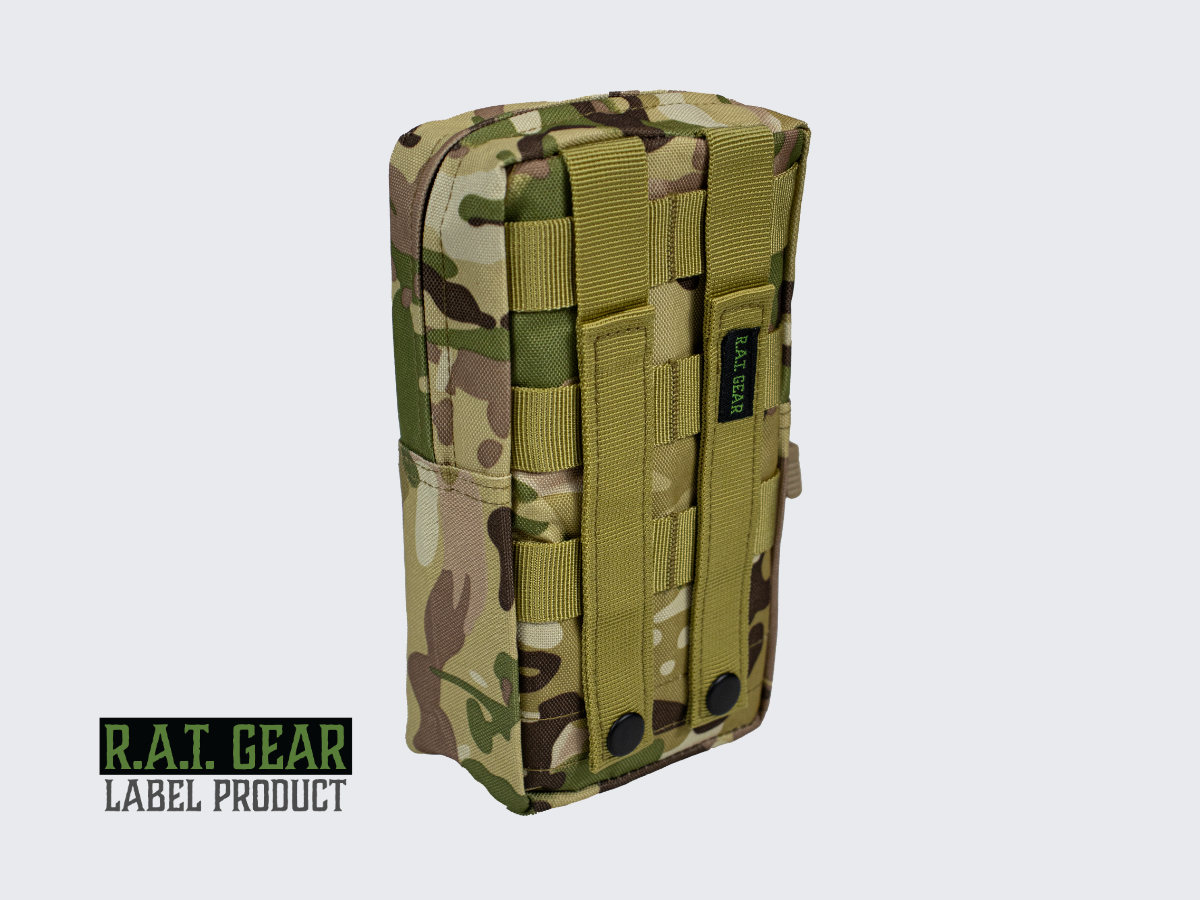 Camo kuvioinen MOLLE-varustetasku nepparikiinnityksellä PALS-nauhoitukseen. Camo Pattern MOLLE tactical pouch with snap fastening for PALS lacing.