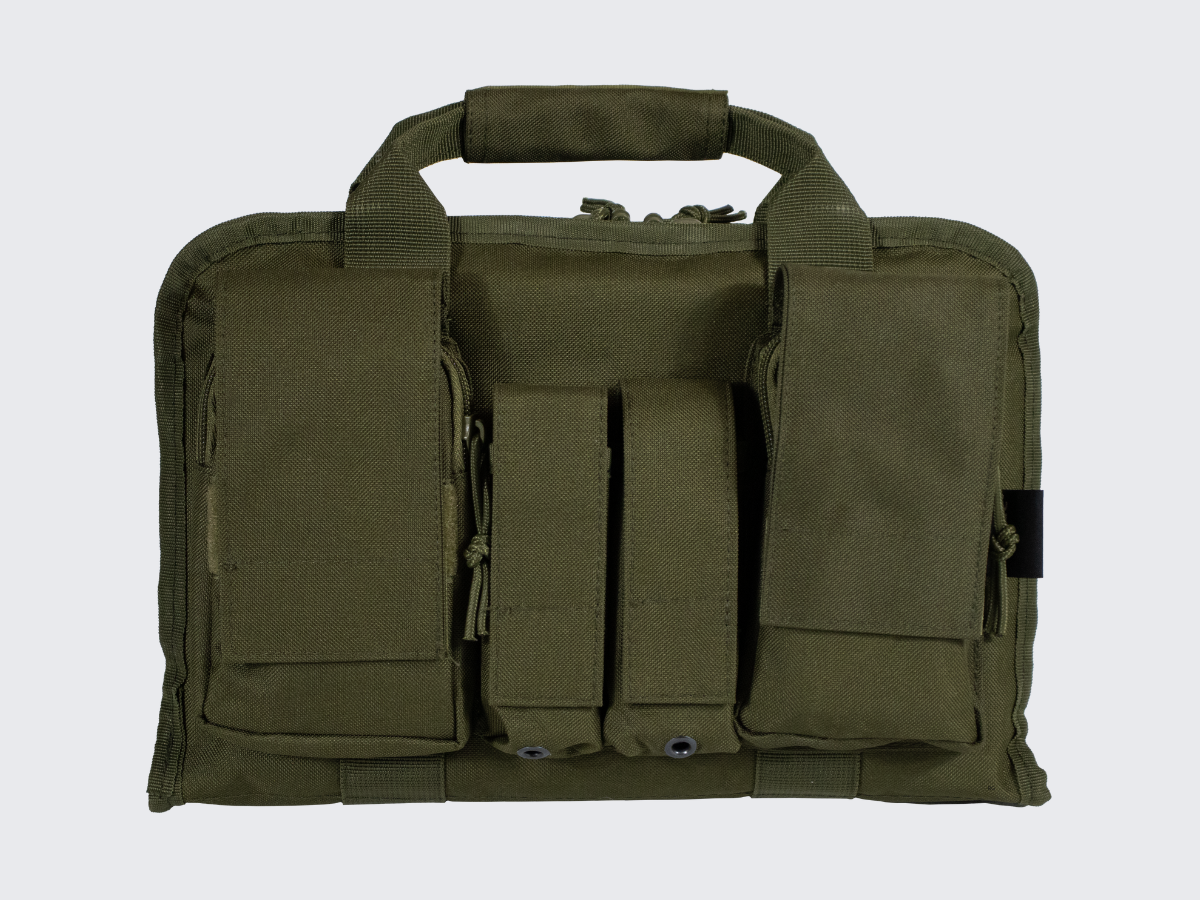 Oliivin vihreä pieni aselaukku kahdelle pistoolille, lippaille sekä muille tarvikkeille. Olive green small cun case for two pistols, pistol magazines and other equipments.