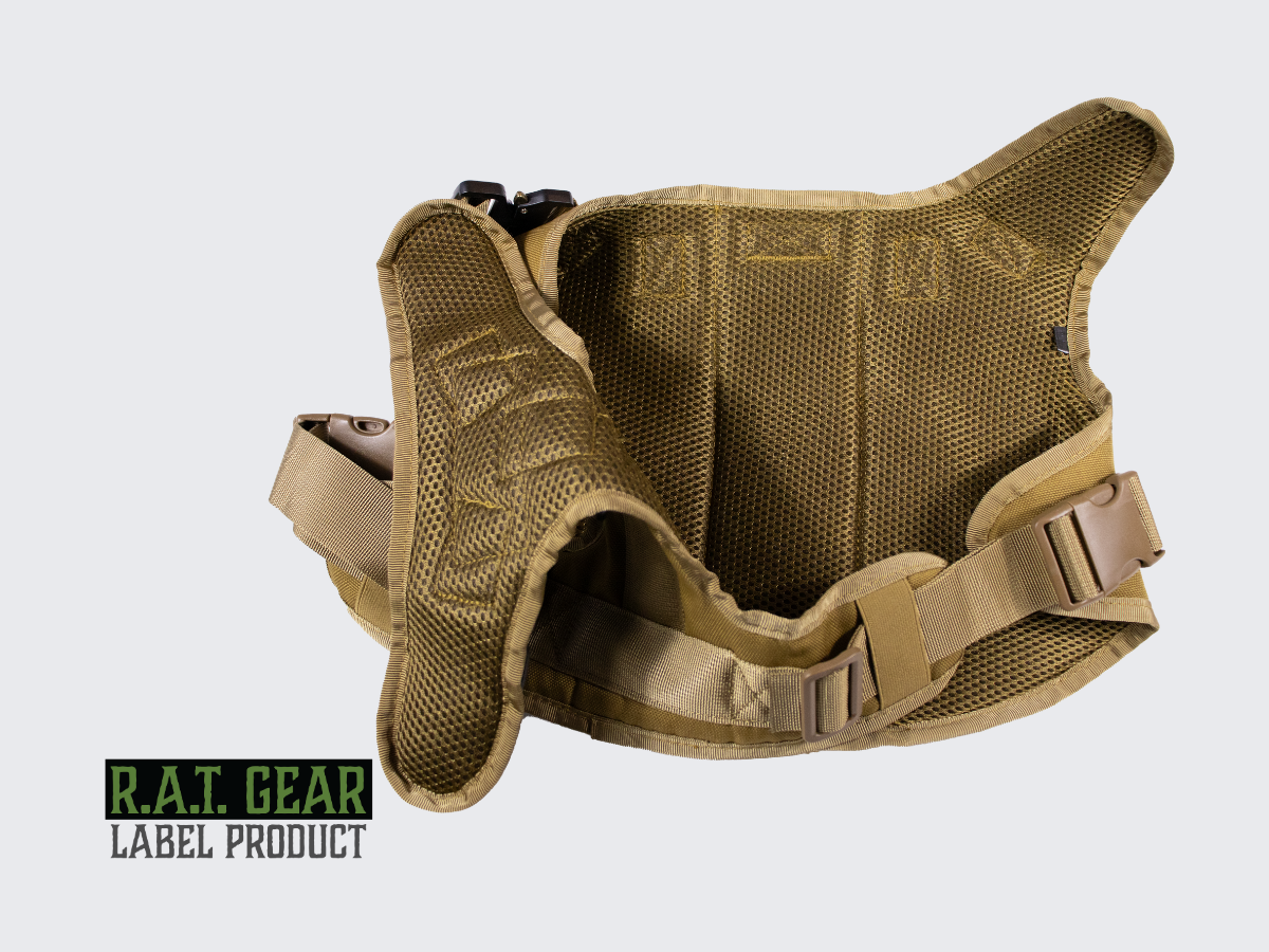 Taktiset hiekan väriset Heavy Duty koiran valjaat monipuolisilla säädöillä. Tactical tan colored Heavy Duty dog harness with multiple adjustments.