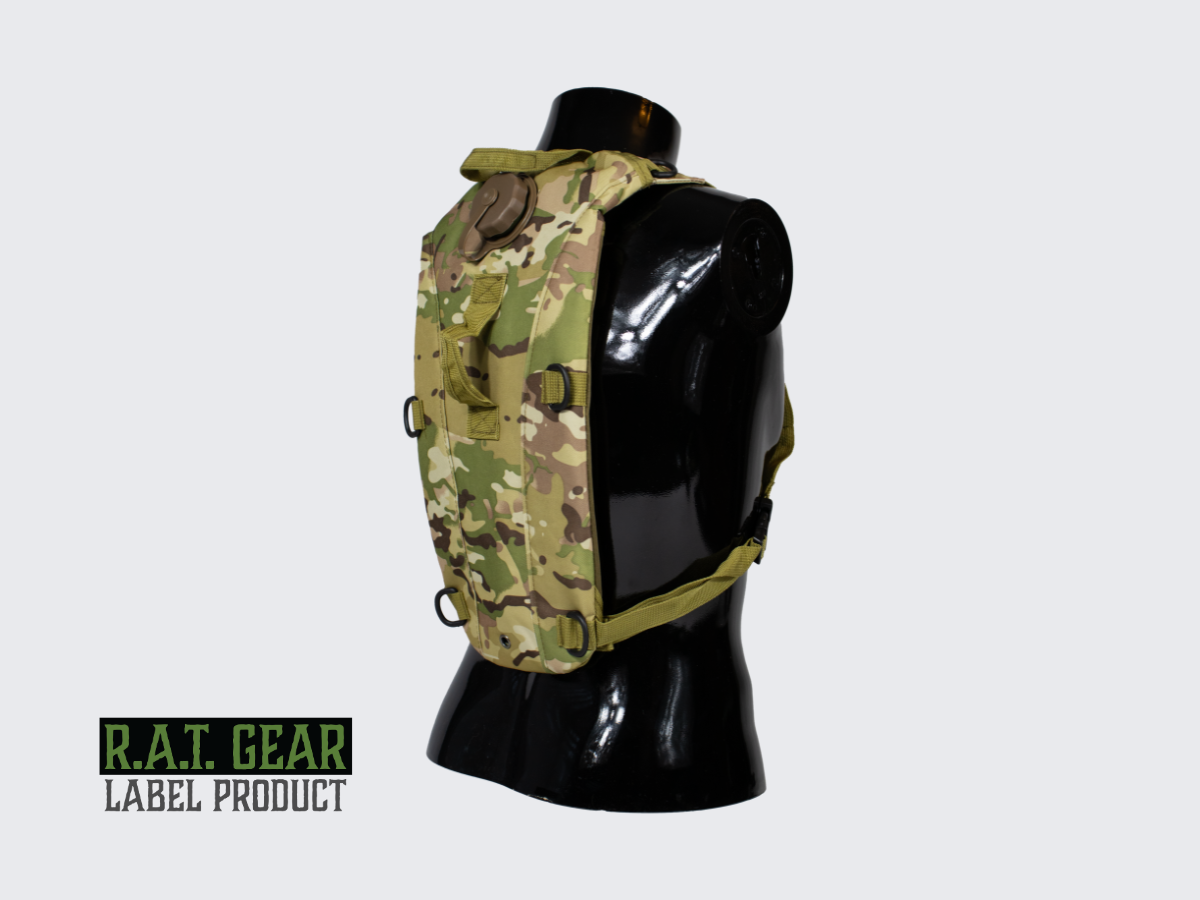 Kevyt, hinta / laatusuhteeltaan erinomainen Camo kuvioinen Juomareppu TANK 2.5 retkeilyyn ja harrastuksiin 2,5 litran juomarakolla. Lightweight, excellent price/quality ratio Camo pattern hydration backpack TANK 2.5 for camping and hobbies with 2,5 liter water bladder.