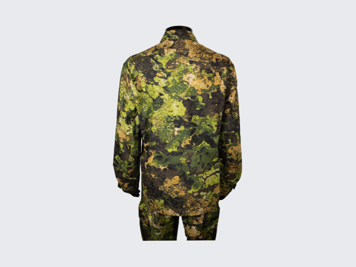 Taktinen Kenttätakki modernilla Phantomleaf®in WASP I Z3A kuviolla ja neljällä taskulla. Tactical Field Jacket with modern Phantomleaf® WASP I Z3A pattern and four pockets.